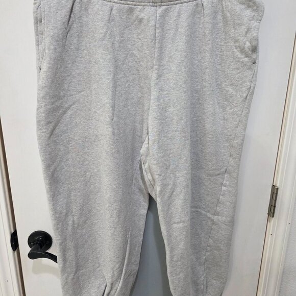 Universal Thread Women’s Lounge Set XXL – Ash Grey Crewneck & Sweatpants - Picture 7 of 13